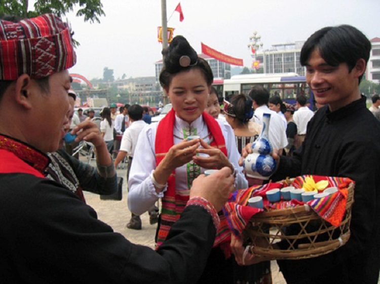 phong tục cưới hỏi kì lạ chỉ có ở Việt Nam