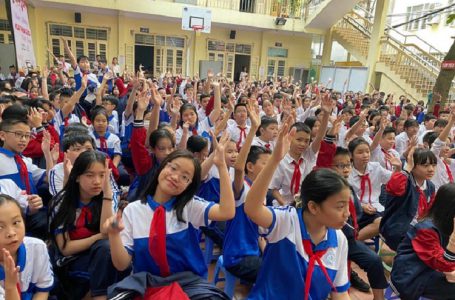 Hiểm nguy rình rập học sinh trên mạng xã hội