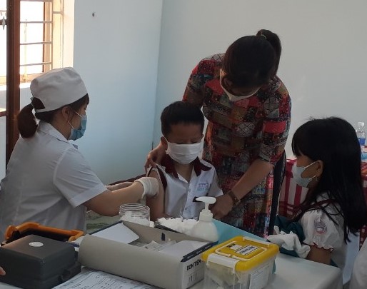  TP. Buôn Ma Thuột tiêm bổ sung vắc xin phòng bệnh bạch hầu cho gần 300.000 người