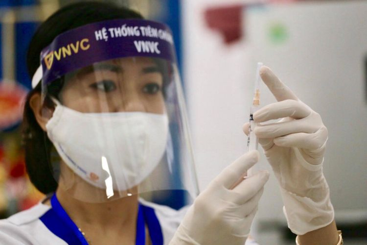  Sáng nay 8-3 Việt Nam tiêm vắc xin ngừa COVID-19 ở TP.HCM, Hà Nội và Hải Dương