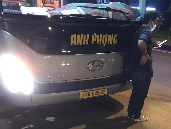 xe khách cố tình chở hàng chục F1 từ Đắk Lắk