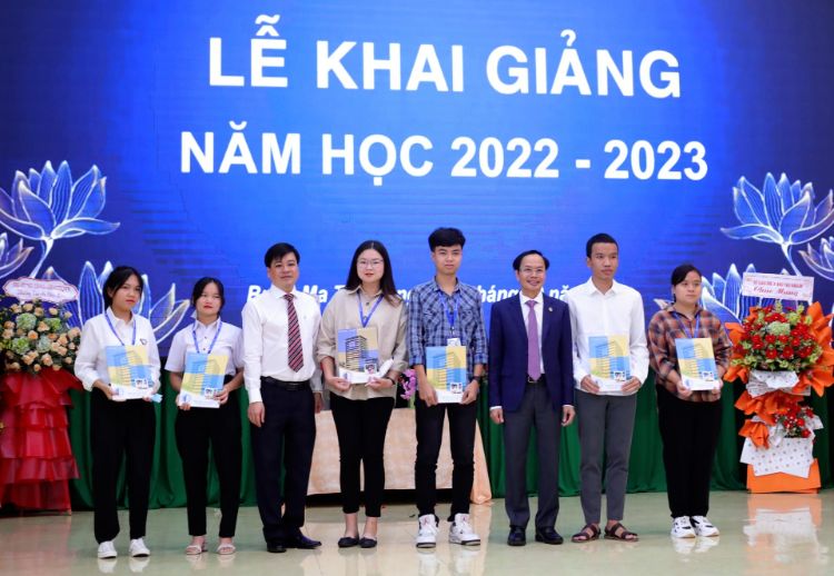  Trường Đại học Luật Hà Nội – Phân hiệu tại tỉnh Đắk Lắk khai giảng năm học 2022 – 2023