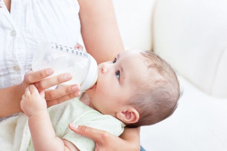  Cân nhắc khi cho trẻ sơ sinh sử dụng sữa công thức